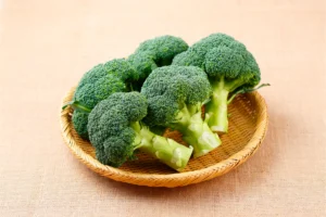 Brokoli merupakan sayuran sehat yang mengandung sulforaphane.