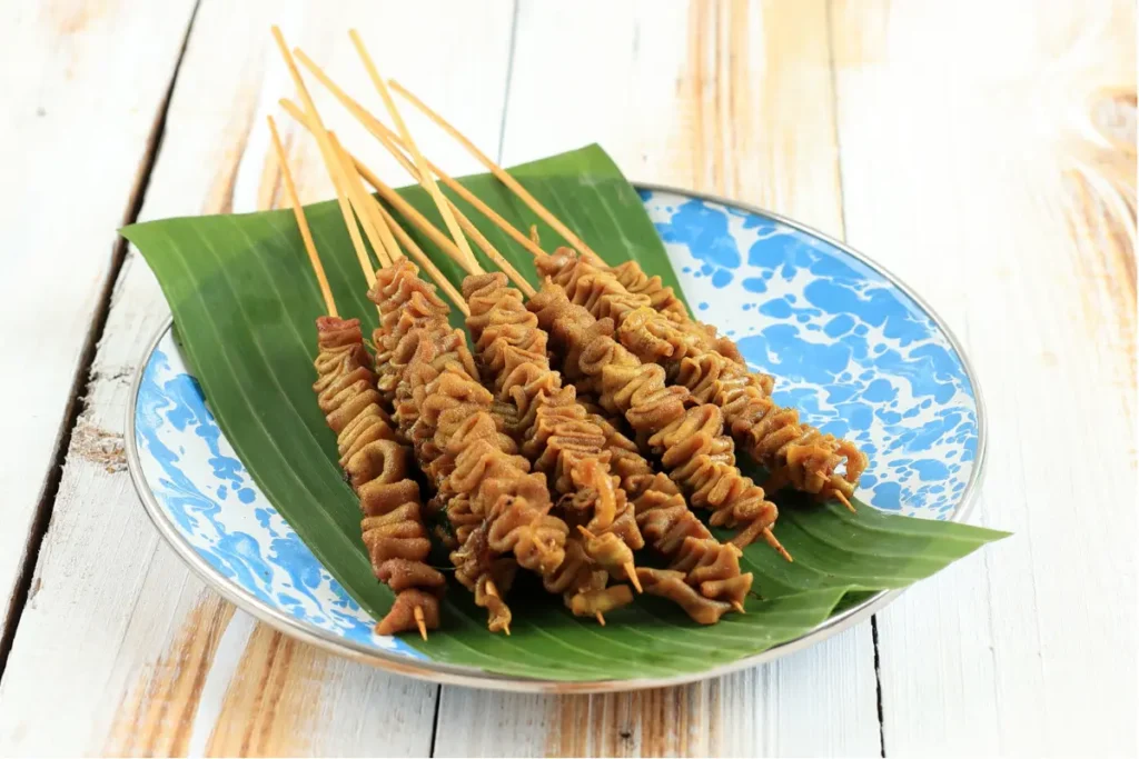Sate usus ayam Usus ayam merupakan jeroan dari organ pencernaan ayam