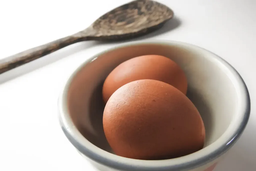 Telur rebus yang dikonsumsi untuk memenuhi kebutuhan protein